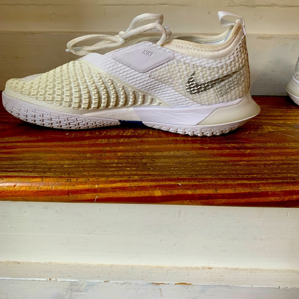 W Nike Vapor Knit court shoes